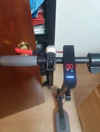 Patinete eléctrico negro/gris
