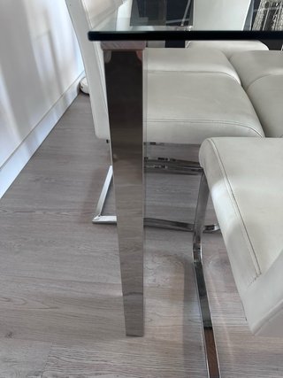 Mesa comedor cristal y 6 sillas modernas