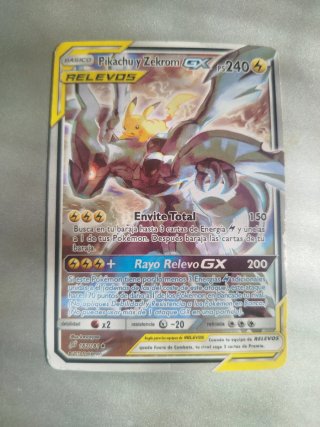 Carta Pokémon Pikachu y Zekrom GX 240 PS