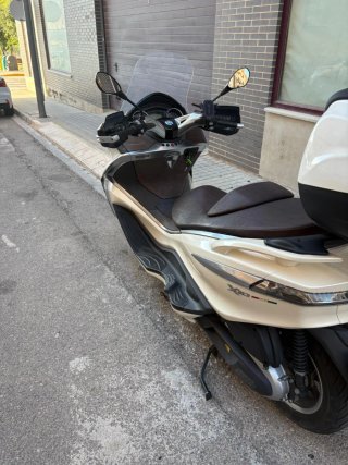 Piaggio X10 350cc Executive (2015)