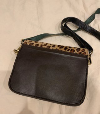 Bolso bandolera multicolor con estampado animal