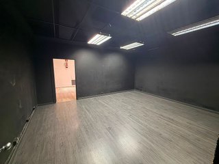 Local comercial en venta en El Baix Guinardó en Barcelona