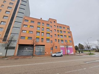 Garaje en venta en Ensanche de Vallecas - Valdecarros en Madrid