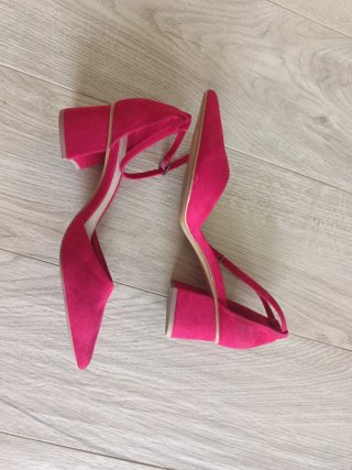 Zapatos Bershka tacón ancho rojo talla 40