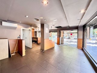 Local comercial en alquiler en Les Corts en Barcelona