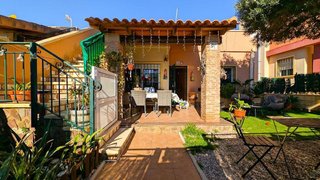 Casa adosada en venta en Nueva Torrevieja - Aguas Nuevas en Torrevieja