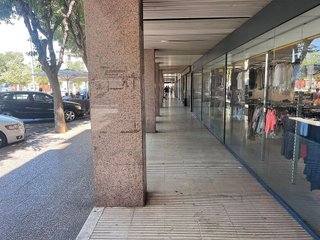 Local comercial en alquiler en Centre en Salt