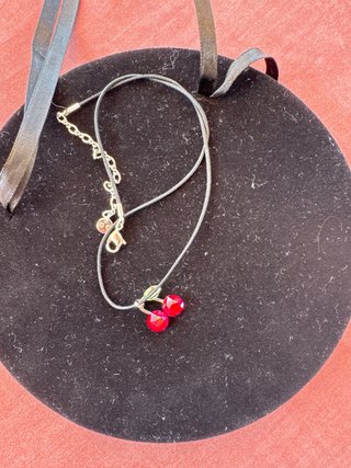 Collar Swarovski Cerezas Rojas por Pacha
