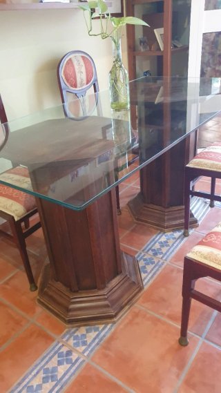 Mesa Comedor Cristal y 4 Sillas Madera