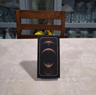 Caja iPhone 12 Pro DORADO