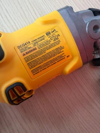 Radial DeWalt DCG414