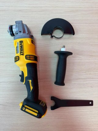 Radial DeWalt DCG414