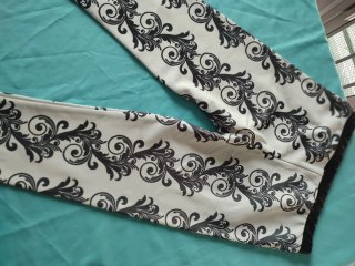 Pantalón Dina & Dess volutas Talla M