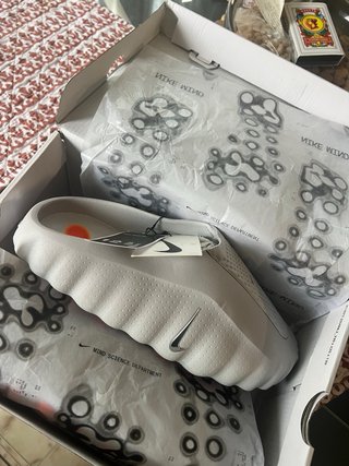 Nike Mind 001