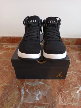 Zapatillas Jordan Flight 4 Negras y Blancas