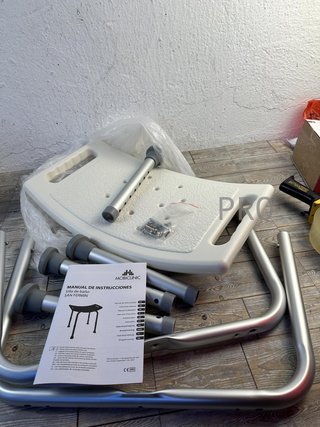 Taburete baño Mobiclinic