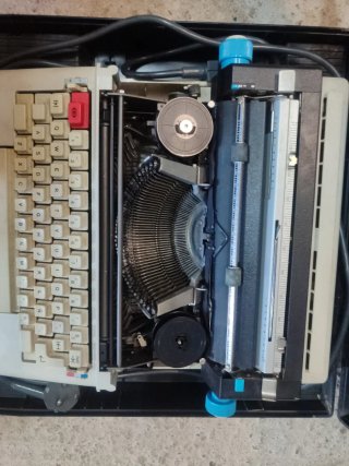 Máquina de escribir Olivetti Lettera 36