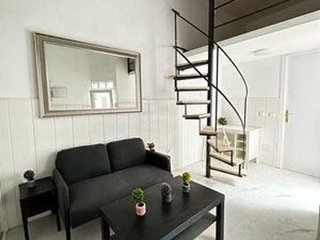 Local comercial en alquiler en Bellas Vistas en Madrid