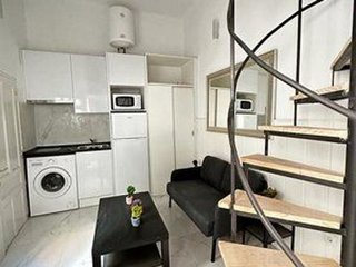 Local comercial en alquiler en Bellas Vistas en Madrid