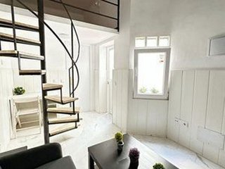 Local comercial en alquiler en Bellas Vistas en Madrid