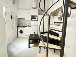 Local comercial en alquiler en Bellas Vistas en Madrid