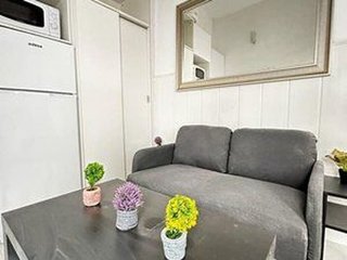 Local comercial en alquiler en Bellas Vistas en Madrid