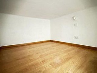 Local comercial en alquiler en Bellas Vistas en Madrid