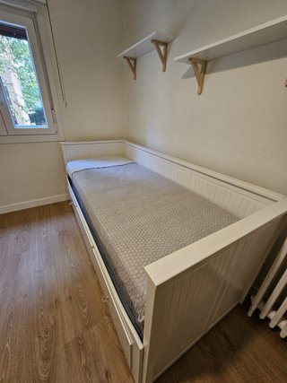 Diván Ikea modelo Hemnes