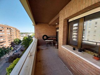 Piso en alquiler en Hospital - Parque sur en Albacete