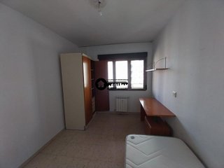 Piso en alquiler en Hospital - Parque sur en Albacete