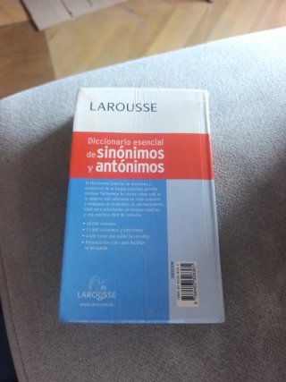 Diccionario Esencial de Sinonimos y Antonimos (...