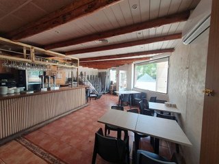 Local comercial en alquiler en Parque Alcosa - Jardines del Edén en Sevilla