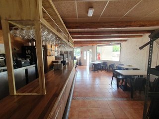 Local comercial en alquiler en Parque Alcosa - Jardines del Edén en Sevilla