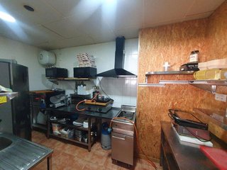 Local comercial en alquiler en Parque Alcosa - Jardines del Edén en Sevilla