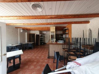 Local comercial en alquiler en Parque Alcosa - Jardines del Edén en Sevilla