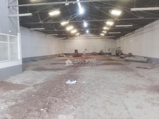 Nave industrial en venta en Caudete