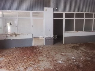 Nave industrial en venta en Caudete