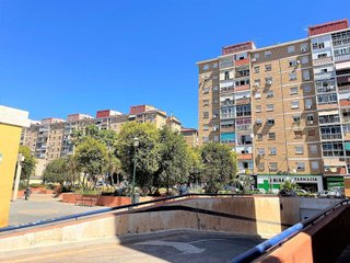 Local comercial en alquiler en La Luz - El Torcal en Málaga