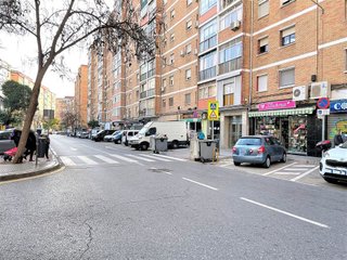 Local comercial en alquiler en La Luz - El Torcal en Málaga