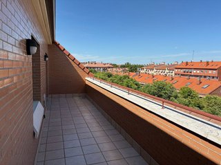 Ático en alquiler en Covaresa - Parque Alameda en Valladolid
