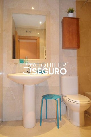 Piso en alquiler en Rejas en Madrid