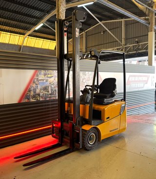 CARRETILLA ELEVADORA BATERIA NUEVA 1500 KG