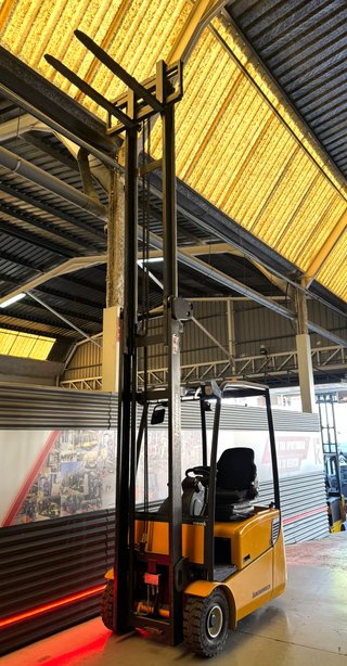 CARRETILLA ELEVADORA BATERIA NUEVA 1500 KG