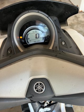 Moto con 1 año de garantía peneus novo