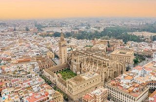 Casa adosada en venta en Benacazón