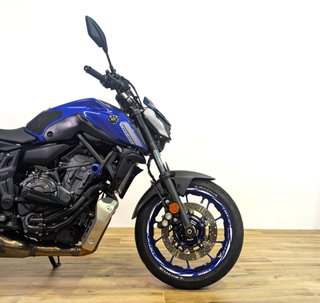 YAMAHA MT-07   (modelo actual) A2 2021