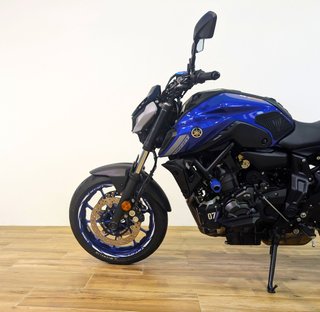 YAMAHA MT-07   (modelo actual) A2 2021