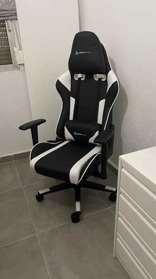 Silla Gaming Newskill Negra y Blanca