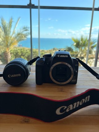 Canon EOS 1000D + Objetivo 18-55mm