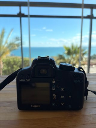 Canon EOS 1000D + Objetivo 18-55mm